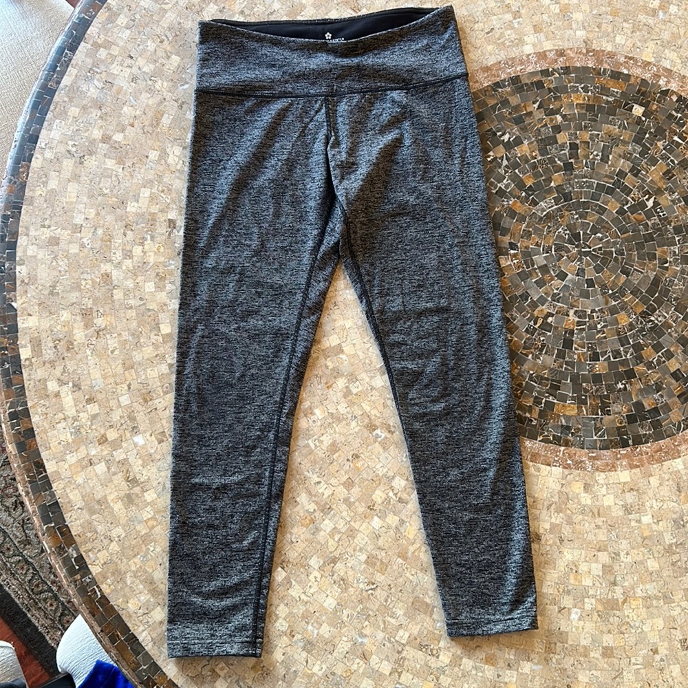Yoga pants, size small, tuff athletics. Good condition.